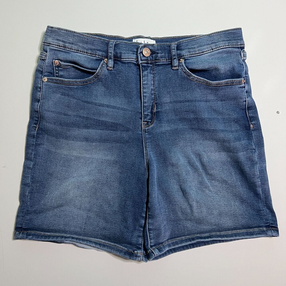 NICOLE MILLER Women’s Size 8 SOHO High Rise 7 inch Inseam Denim Jean Shorts